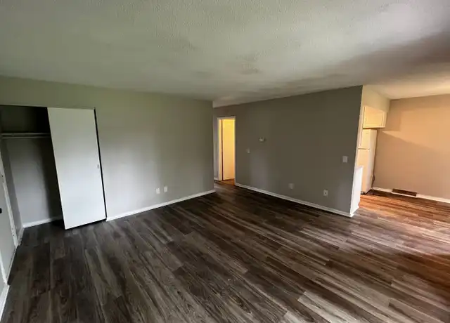 Property at 816 Oak St Unit 1, Connersville, IN, 47331, 2 beds, 1 bath, [object Object]