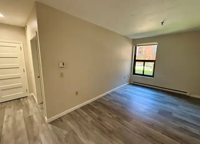 Property at 168 Main St Unit 103, Webster, MA, 01570, 1 bed, 1 bath, [object Object]