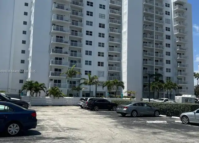 Property at 200 S Birch Rd #104, Fort Lauderdale, FL, 33316, 1 bed, 1 bath, [object Object]