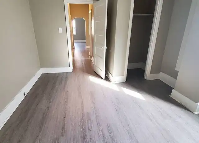 Property at 2501-2503 S 11th St Unit 2501 Lower, Milwaukee, WI, 53215, 1 bed, 1 bath, [object Object]