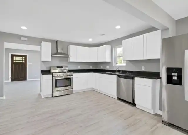 Property at 3811 Beggs St, Houston, TX, 77009, 2 beds, 1 bath, [object Object]