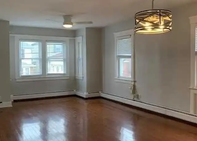 Property at 378 Park Ave Unit 2-2, Fairview, NJ, 07022, 2 beds, 1 bath, [object Object]