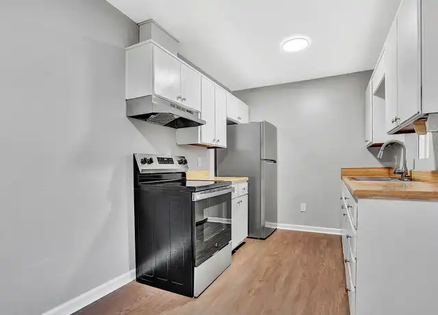 Property at Flats at Thrasher Park - 804 Old Vinton Mill Rd NE, Roanoke, VA, 24012, 1-2 bed, 1 bath, [object Object]