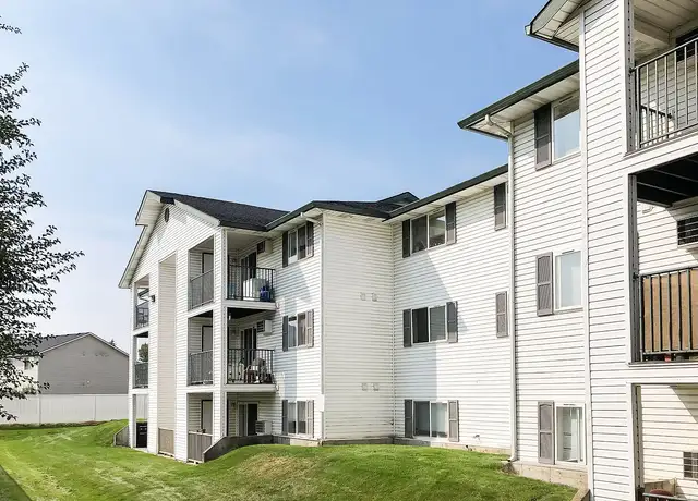 Photo of 570 N Idahline Rd, Post Falls, ID 83854
