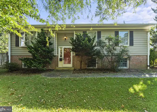 Property at 2205 S Grant St, Arlington, VA, 22202, 3 beds, 2 baths, [object Object]