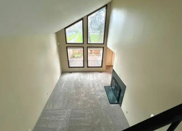 Property at 1008 Hazelwood Dr Unit 1010, Oregon City, OR, 97045, 3 beds, 2.5 baths, [object Object]
