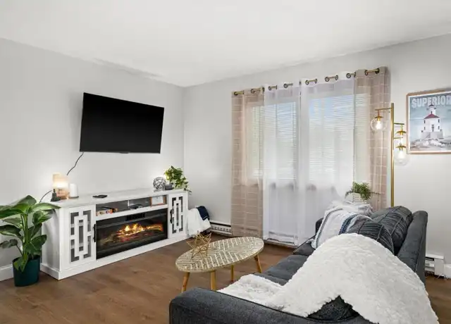 Property at 2031 Washington Ave, Superior, WI, 54880, 1 bed, 1 bath, [object Object]