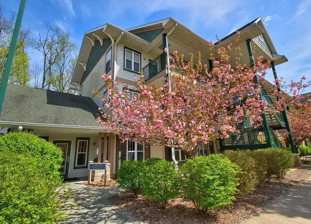 Property at Scholar's Quad Collegiate Apartments - 2716 E 10th St, Bloomington, IN, 47408, 1-2 bed, 1-2 bath, [object Object]