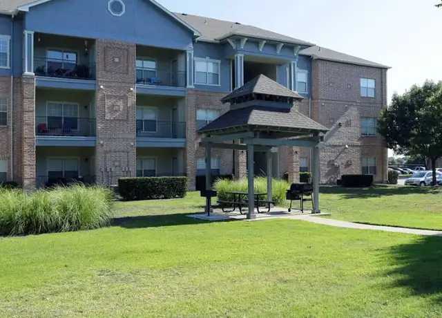 Photo of 2000 Country Club Rd, Wylie, TX 75098