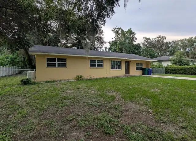 Property at 302 Stewart St, Wildwood, FL, 34785, 3 beds, 1 bath, [object Object]