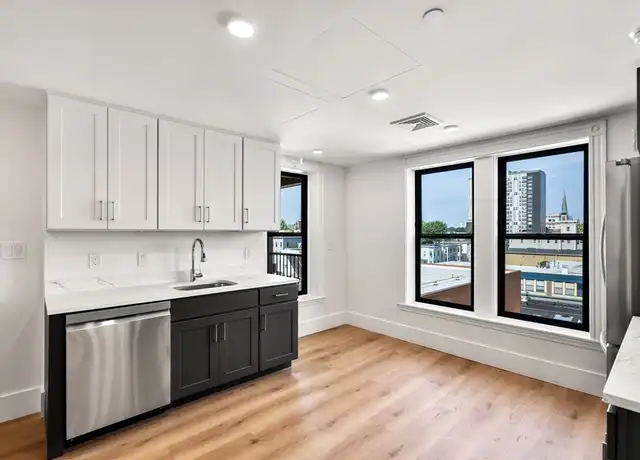 Property at 440 Massachusetts Ave Unit 7, Cambridge, MA, 02139, 4 beds, 2 baths, [object Object]