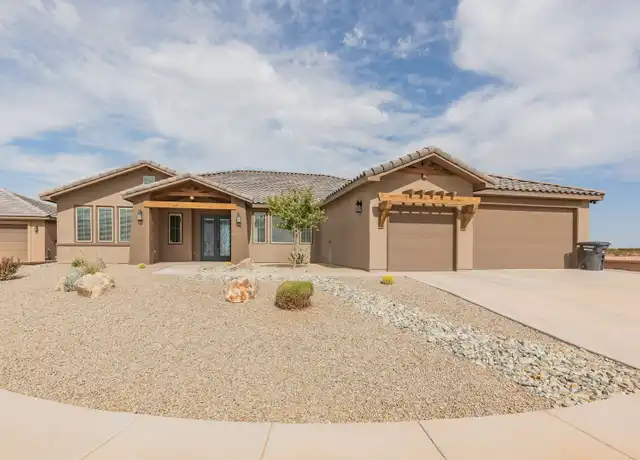 Property at 1065 Datura Dr, Alamogordo, NM, 88310, 5 beds, 2.5 baths, [object Object]