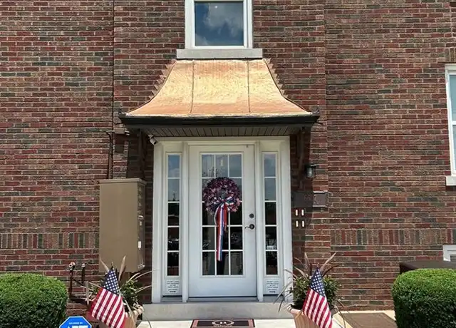 Property at 6607 Clayton Rd Unit 2E, Clayton, MO, 63117, 1 bed, 1 bath, [object Object]
