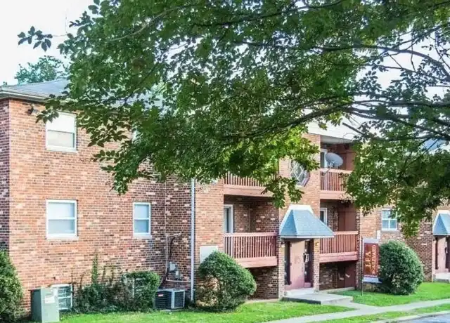Property at Lea Boulevard Apartments - 608 W Lea Blvd, Wilmington, DE, 19802, 2 beds, 1 bath, [object Object]