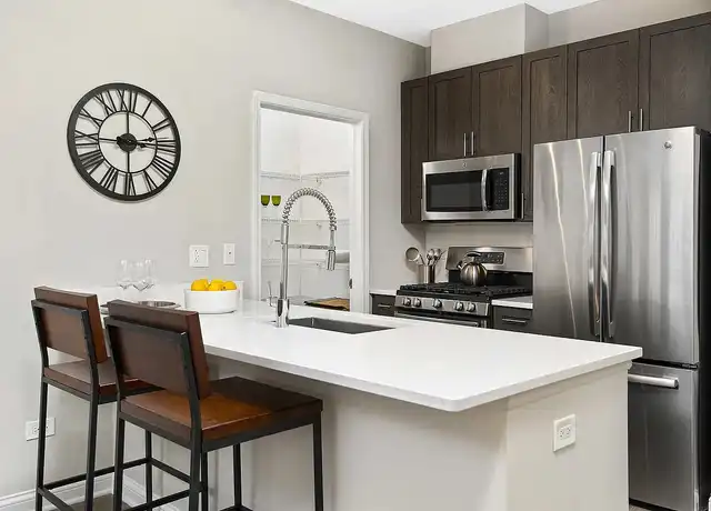Property at 2001 Tower Dr Unit D318, Glenview, IL, 60026, 1 bed, 1 bath, [object Object]