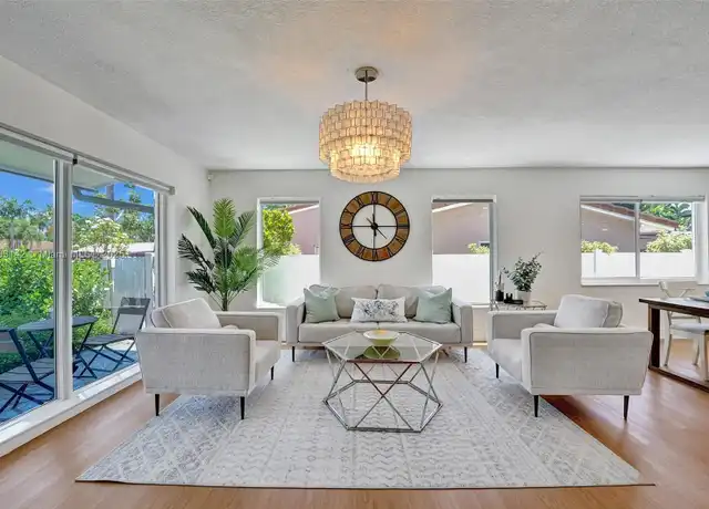 Property at 1242 Hollywood Blvd, Hollywood, FL, 33019, 3 beds, 2 baths, [object Object]