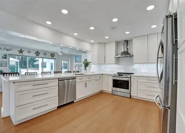Property at 1242 Hollywood Blvd, Hollywood, FL, 33019, 3 beds, 2 baths, [object Object]