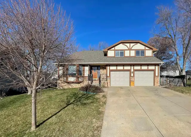 Property at 2812 Nottingham Dr, Bellevue, NE, 68123, 5 beds, 2.5 baths, [object Object]