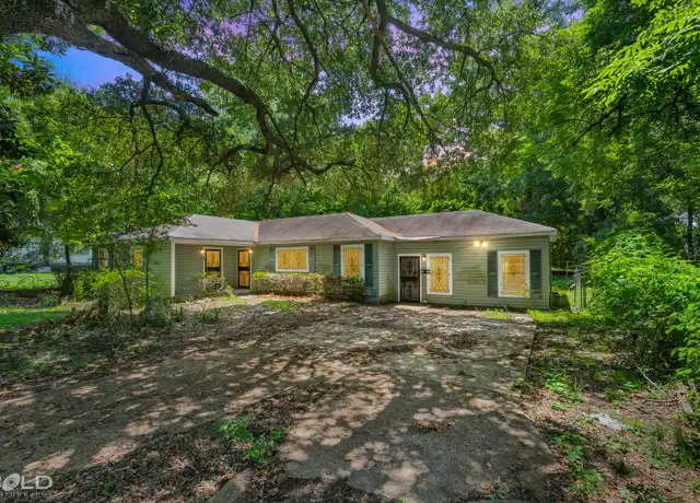 Property at 3135 W College St, Shreveport, LA, 71109, 4 beds, 2 baths, [object Object]
