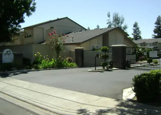 Property at 560 Pirinen Ln Unit D, Modesto, CA, 95354, 3 beds, 1.5 baths, [object Object]