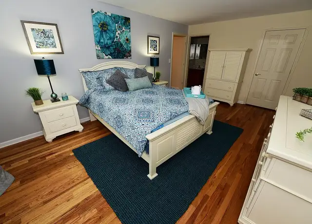 Photo of 11 Brunswick Ave, Edison, NJ 08817