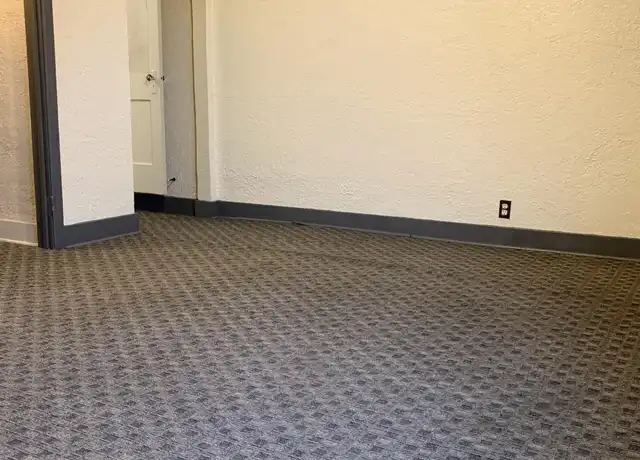 Property at 1719 3rd Ave E Unit 5, Hibbing, MN, 55746, 1 bed, 1 bath, [object Object]