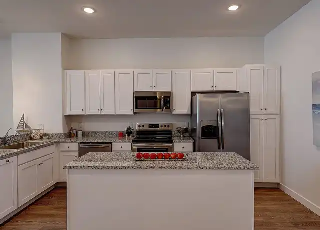 Property at The Residences at Bold Point - 30 Veterans Memorial Parkway in East Providence, RI 02914 - 30 Veterans Memorial Pkwy, East Providence, RI, 02914, 1-2 bed, 1-2 bath, [object Object]