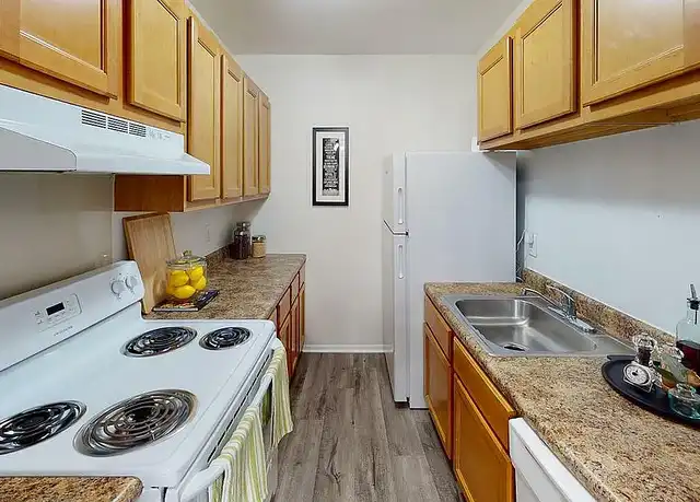 Property at 1300 Tanglewood Dr, Westwego, LA, 70094, 1-2 bed, 1 bath, [object Object]