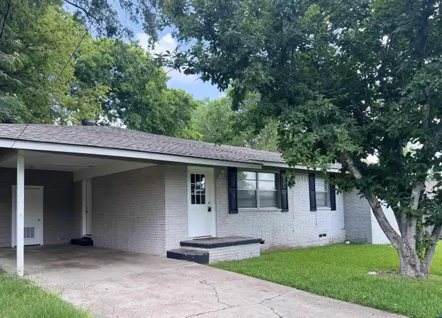 Property at 913 Centenary Dr, Longview, TX, 75601, 3 beds, 2 baths, [object Object]