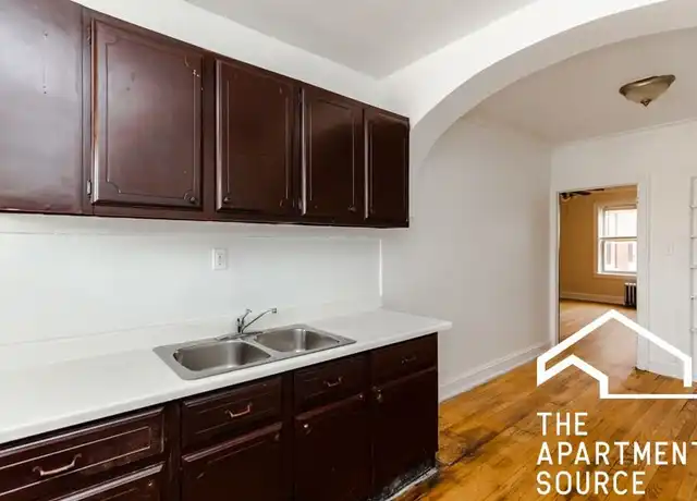 Property at 2111 Grove Ave Unit 200, Berwyn, IL, 60402, 1 bed, 1 bath, [object Object]