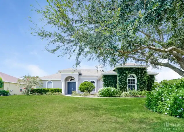 Property at 36831 Queen Bee Ln, Grand Island, FL, 32735, 4 beds, 2 baths, [object Object]