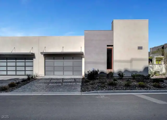Property at 658 Scenic Cliff Dr, Henderson, NV, 89012, 3 beds, 3.5 baths, [object Object]