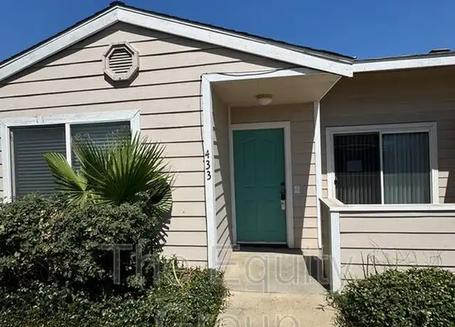 Property at 433 N Park St, Visalia, CA, 93291, 2 beds, 2 baths, [object Object]