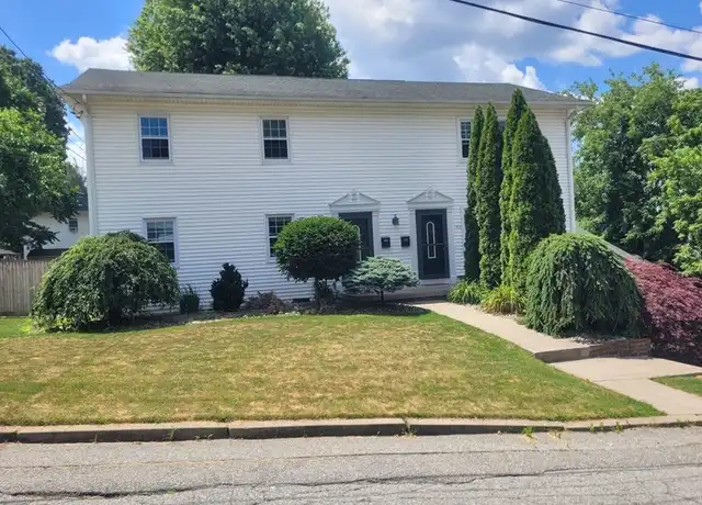 Property at 190 Gladstone St Unit 2, Cranston, RI, 02920, 3 beds, 1 bath, [object Object]