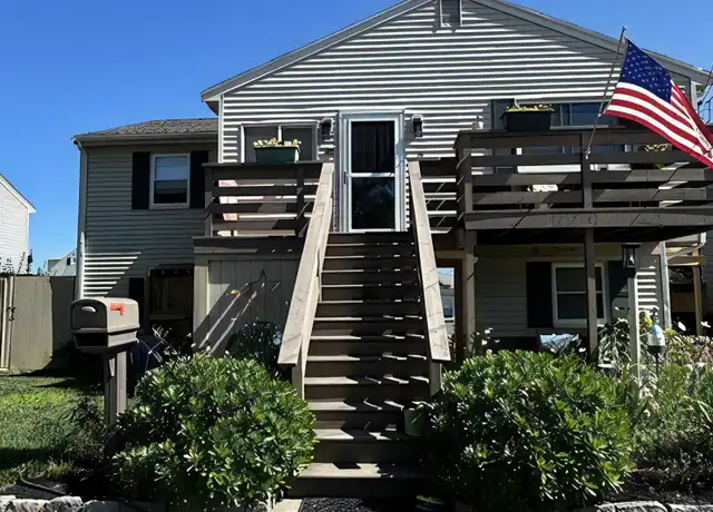 Property at 34 Brookline Ave, Hull, MA, 02045, 3 beds, 1 bath, [object Object]