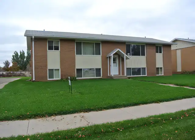 Property at 1933 2nd Ave SW Unit 2, Minot, ND, 58701, 2 beds, 1 bath, [object Object]