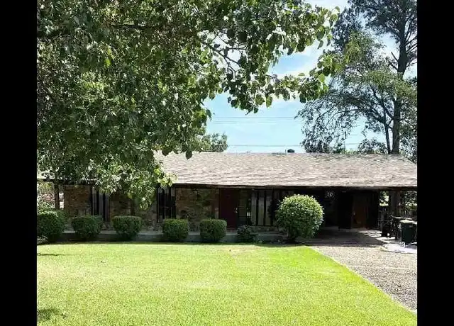 Property at 10 Overby Cir, Little Rock, AR, 72205, 3 beds, 2 baths, [object Object]