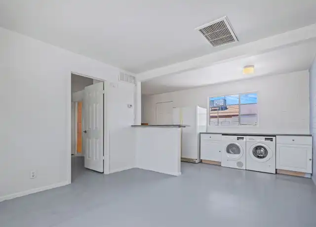 Property at 1104 S Stratton Ln, Tempe, AZ, 85281, 1 bed, 1 bath, [object Object]