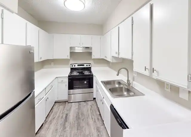 Property at Castle Creek Apartments - 2435 Aylesbury Loop, Decatur, GA, 30034, 2 beds, 1-2 bath, [object Object]