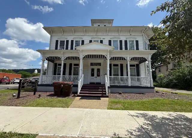 Property at 1140 Buffalo St Unit 6, Franklin, PA, 16323, 1 bed, 1 bath, [object Object]