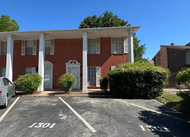 Property at 1301 Rebecca Ln, Norman, OK, 73072, 3 beds, 2 baths, [object Object]