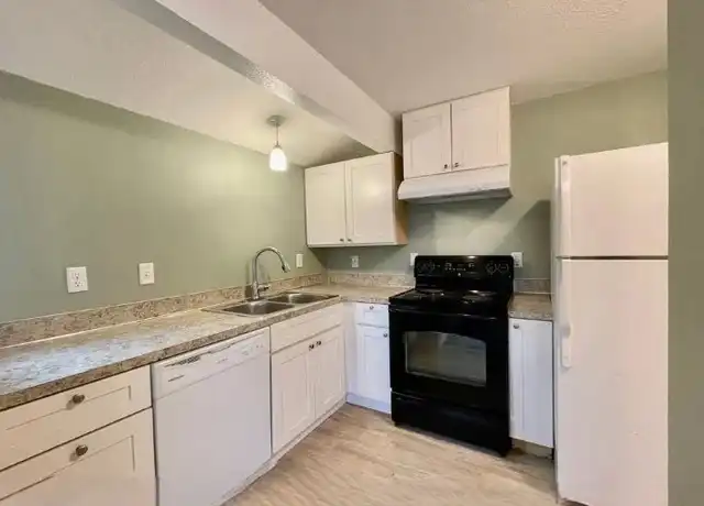 Property at 16990 SW Blanton St Unit B, Beaverton, OR, 97007, 3 beds, 1 bath, [object Object]