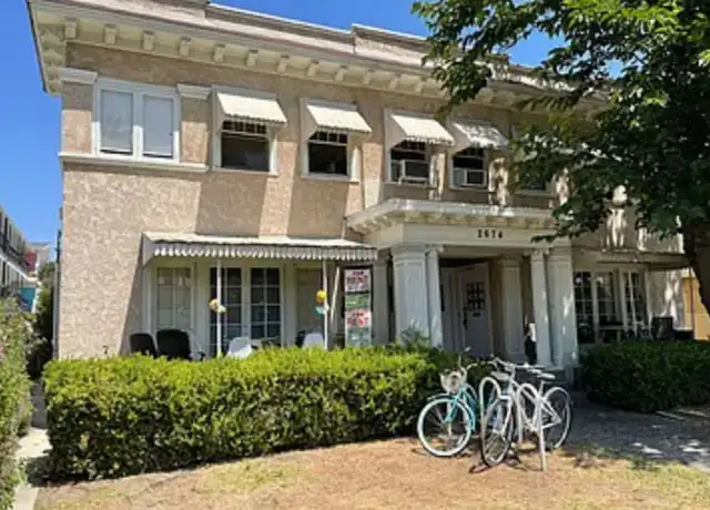 Property at 2674 Ellendale Pl Unit 2674, Los Angeles, CA, 90007, 3 beds, 2 baths, [object Object]