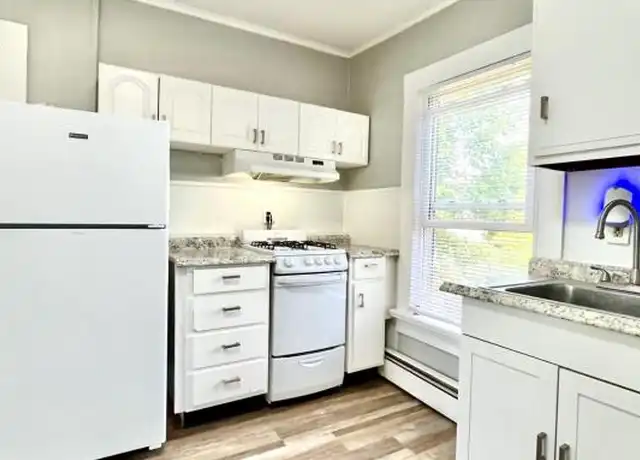Property at 638 Lisbon St Unit C, Lisbon Falls, ME, 04252, 1 bed, 1 bath, [object Object]
