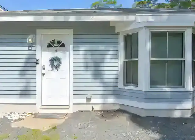 Property at 10 Josephs Way, Gloucester, MA, 01930, 2 beds, 1 bath, [object Object]
