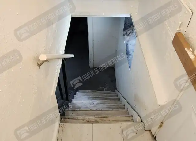 Property at 13944 Mansfield St, Detroit, MI, 48227, 5 beds, 2 baths, [object Object]