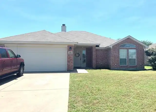 Property at 223 Preston Dr, Cleburne, TX, 76033, 3 beds, 2 baths, [object Object]