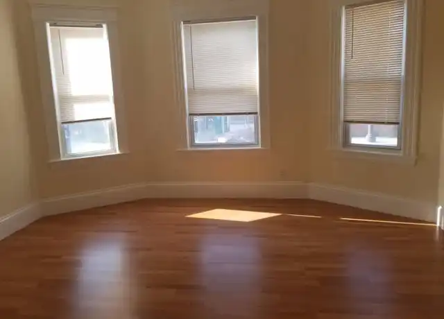 Property at 24 Dublin St Unit 26-3L, Lowell, MA, 01854, 3 beds, 1 bath, [object Object]