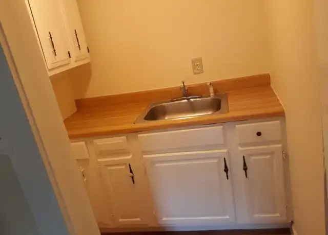 Property at 24 Dublin St Unit 26-3L, Lowell, MA, 01854, 3 beds, 1 bath, [object Object]