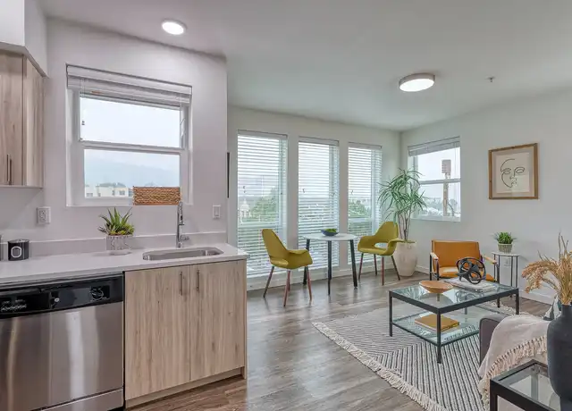 Property at 1834 Apartments - 1834 NW 25th Ave, Portland, OR, 97210, 1-2 bed, 1 bath, [object Object]